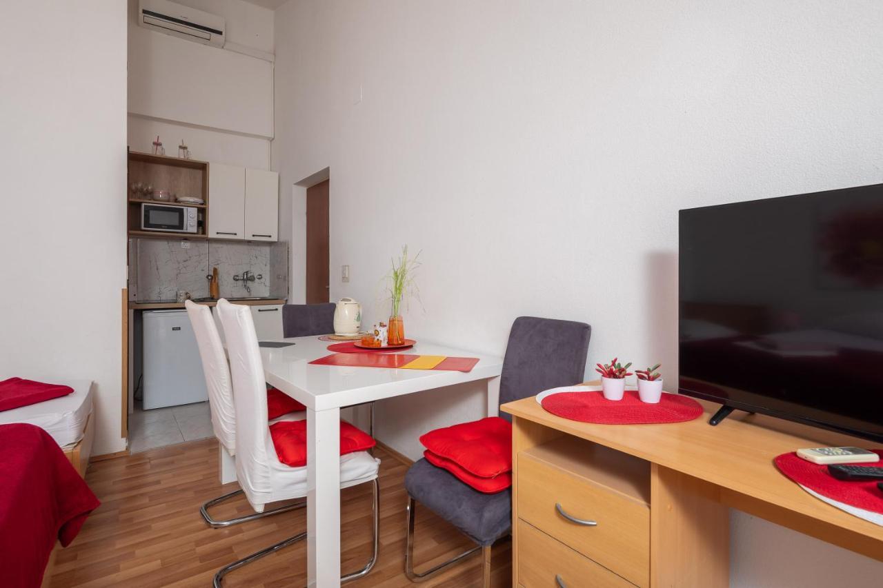 Apartma Borovina *