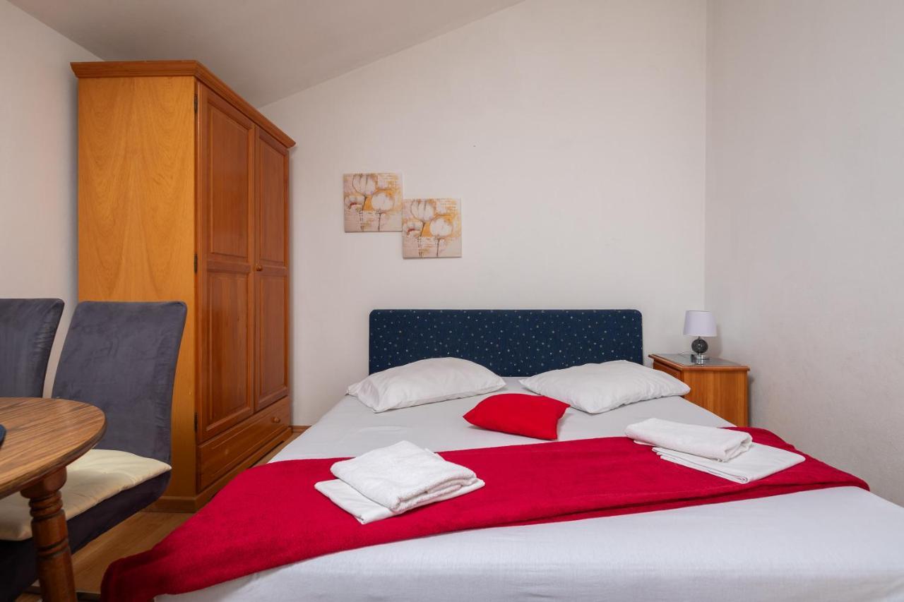 Apartma Borovina